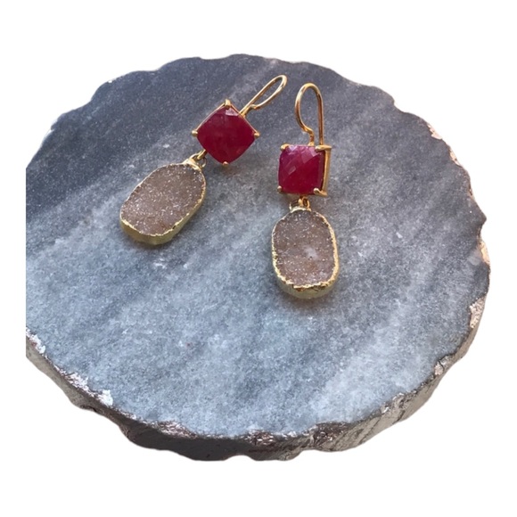 💕HP💕Ruby and Druzy gold plated wire back earrings - Picture 4 of 10